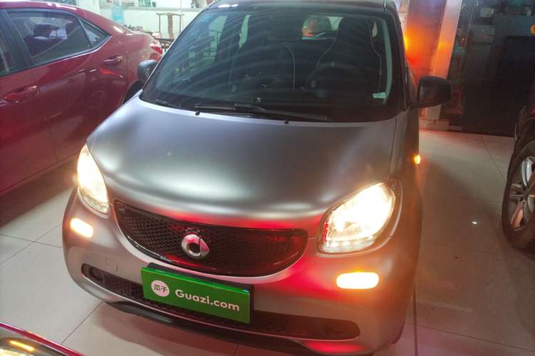 Used smart forfour 2016 1.0L 52 kW Passion Edition Front