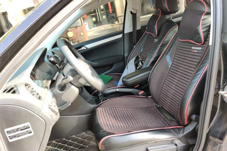 Used Volkswagen Jetta 2015 Zhuihui Edition 1.6L Manual Comfort Model
