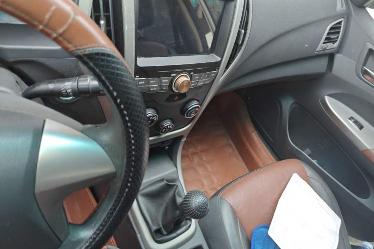 Used BYD F3 2015 Energy-Efficient Model 1.5L Manual Comfort Edition Audio And AC Panel