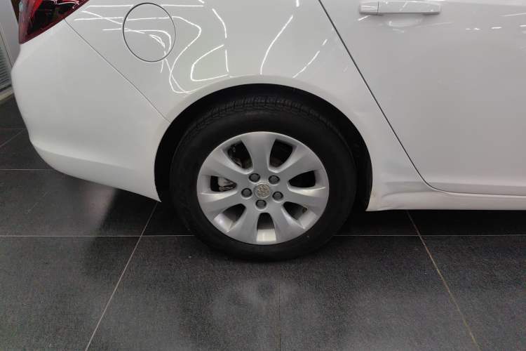 Used Buick Regal 2015 2.0L Leading Fashion Edition