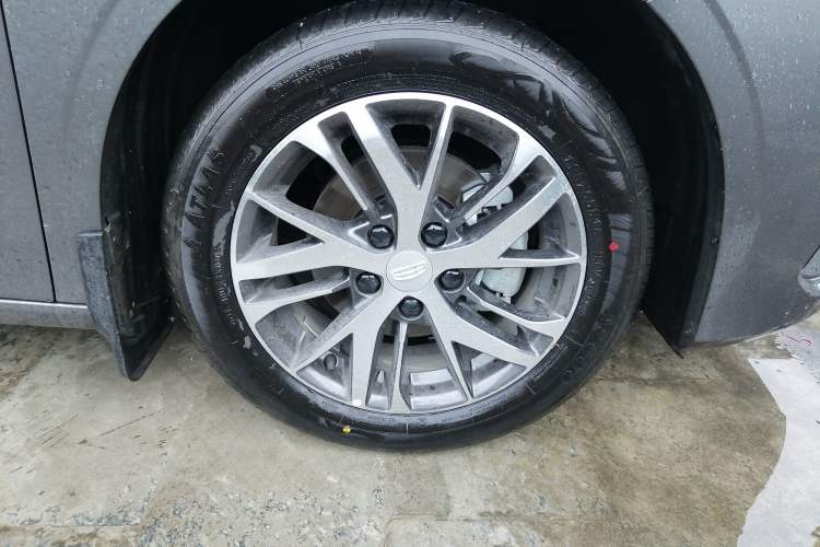 Used Geely Auto Emgrand 2026 Model 4th Generation 4 Millionth Anniversary Edition 1.5L Manual Overdrive Edition