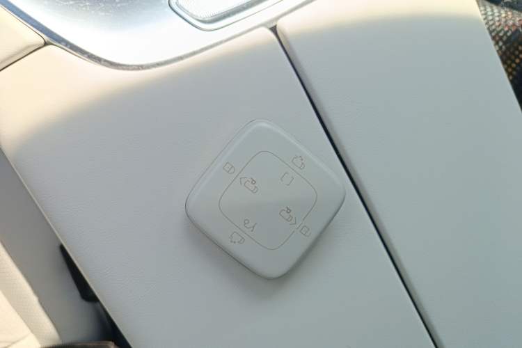 Used Zeekr 009 2024 7-Seater Walk-Through Version Four-Wheel Drive 108 kWh Vehicle Key