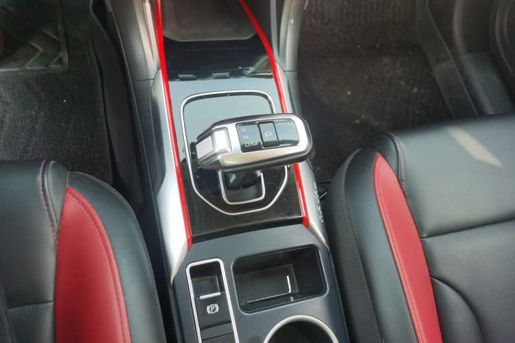 Used Haval H2 2018 1.5T Dual-Clutch Two-Wheel Drive Fashion Model China VI Standard
