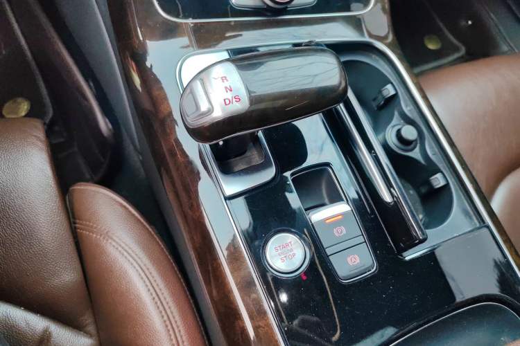 Used Audi A8 2014 A8L 45 TFSI quattro Comfort model
