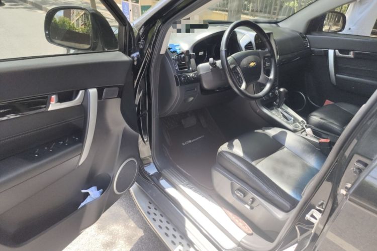 Used Chevrolet Captiva 2015 2.4L 4x4 Flagship Edition 7-Seater