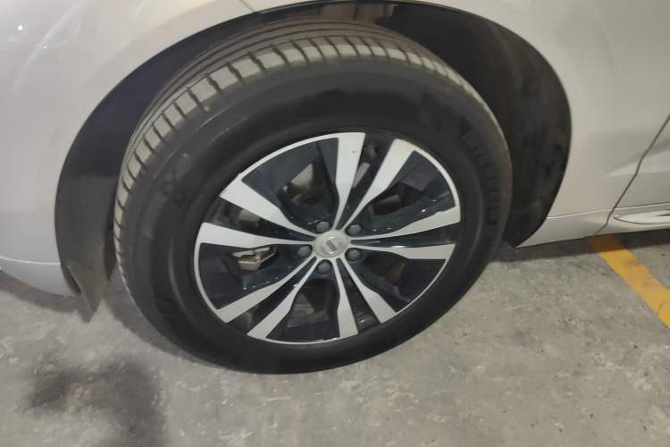 Used Volvo XC60 2023 B5 4x4 Smart Luxury Edition