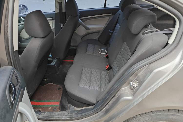 Used Skoda Octavia 2013 1.6L Manual Eado Edition