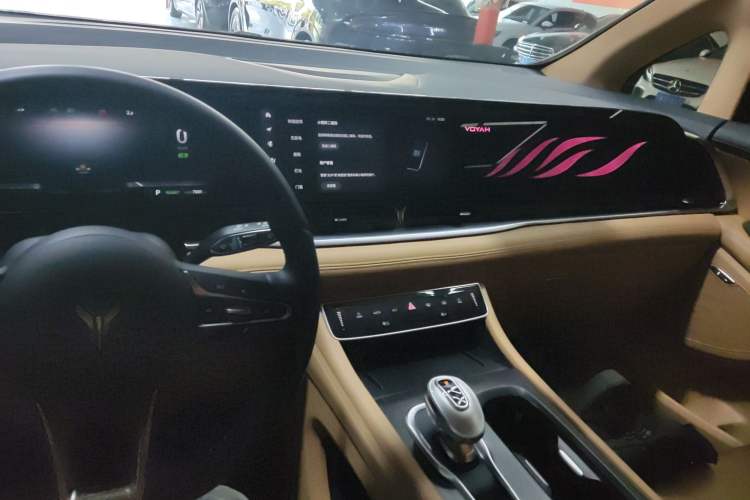 Used VOYAH Dream 2024 EV Long-Range Premium Edition
