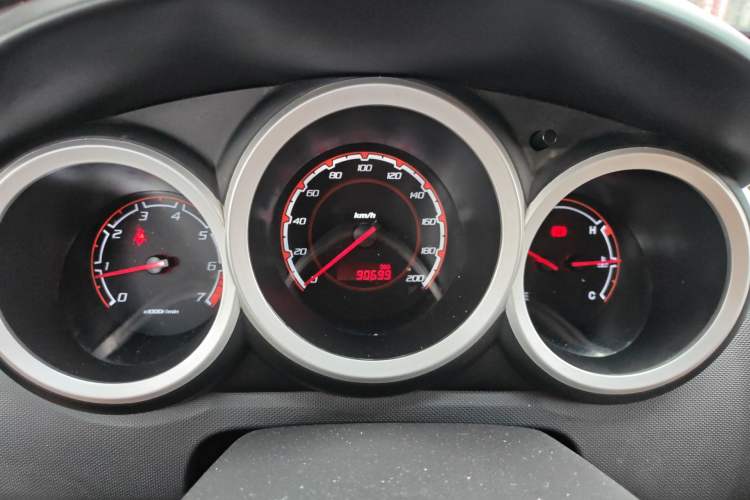 Used CHANGAN CX20 2014 1.4L Manual Sunroof Navigation Version – China IV Standard Instrument Cluster