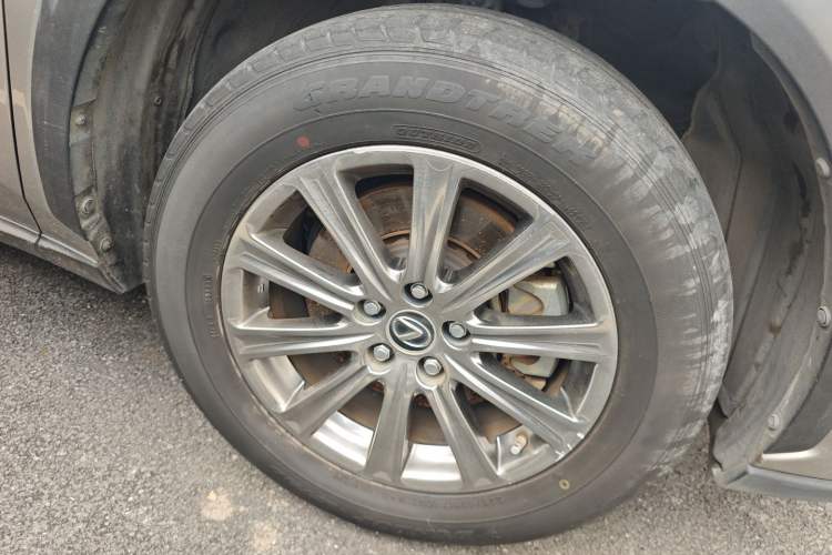 Used Lexus NX 2020 200 Front-Wheel Drive Freeline Edition China VI Standard Right Front Wheel Hub