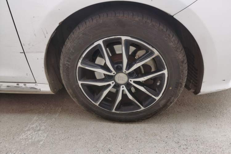 Used BYD Song MAX 2017 1.5T Automatic Smart Connect Elite 7-Seater Right Front Wheel Hub
