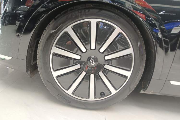 Used Hima AITO M9 2024 Range-Extended Max Edition 42 kWh 6-Seater Version Left Front Wheel Hub