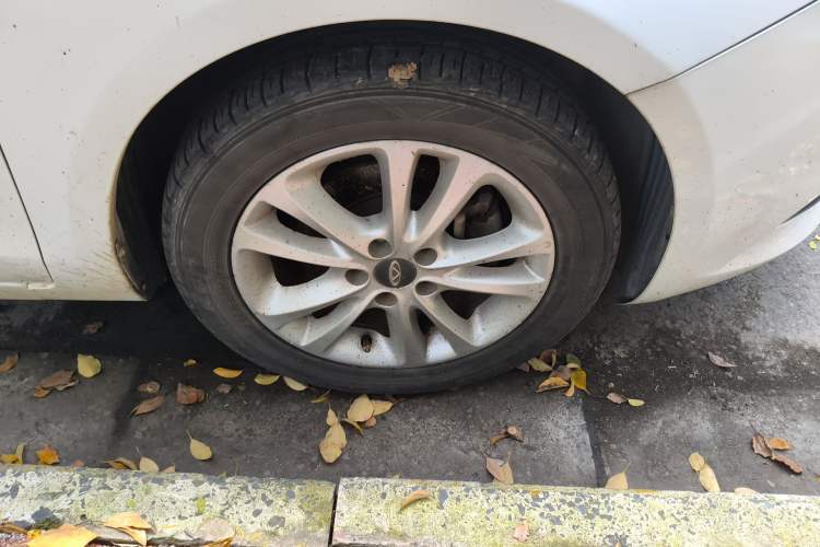 Used Chery Arrizo 7 2014 1.6L CVT ZhiShang Magic Edition Right Front Wheel Hub