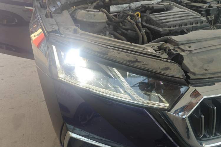 Used Skoda Octavia 2022 PRO TSI280 Luxury Edition Right Front Headlight