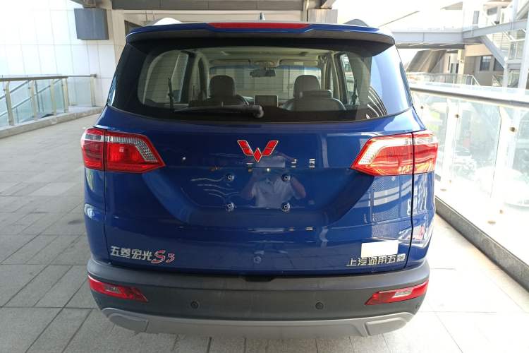 Used Wuling Hongguang S3 2018 1.5T Manual Luxury Model China V Standard
