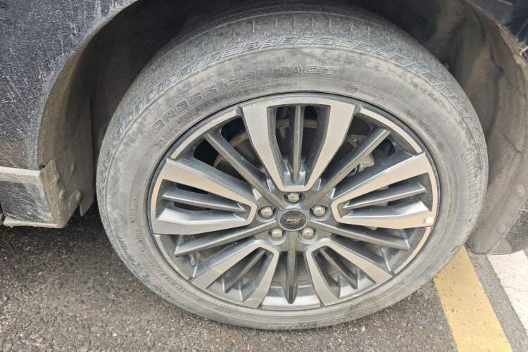 Used Ford Edge 2021 PLUS EcoBoost 245 Two-Wheel-Drive Titanium 7-Seater Exterior 4