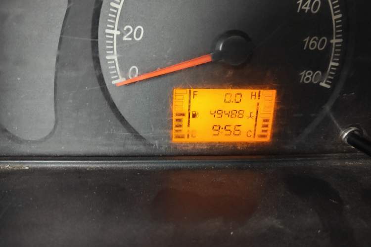 Used Wuling Zhiguang 2013 1.0L Practical Version Odometer Close Up