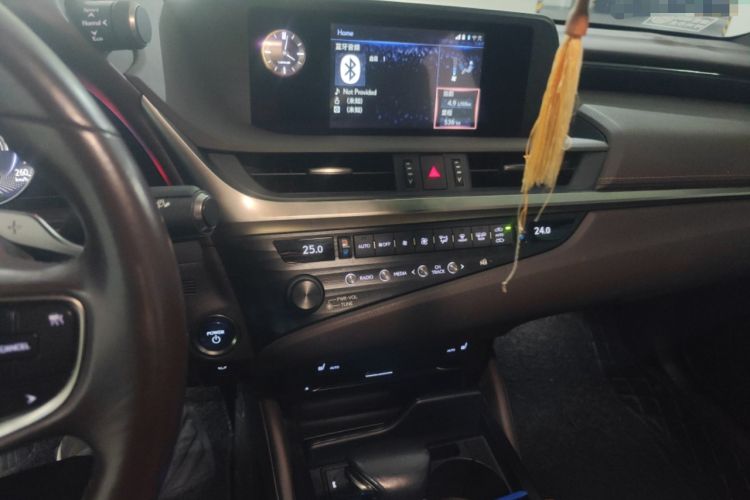 Used Lexus ES 2018 300h Premier Edition China VI Standard
