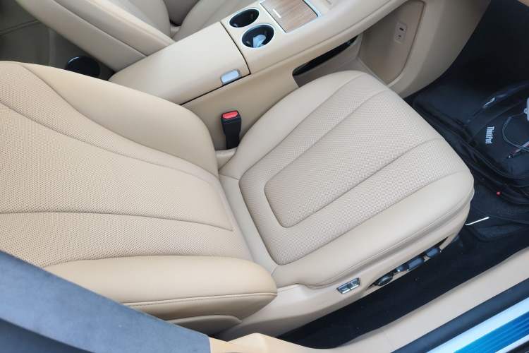 Used Hima Luxeed R7 2025 Extended-Range 251km Pro Right Front Seat