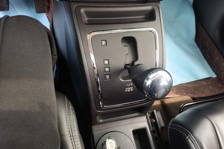 Used Jeep Compass 2015 2.0L two-wheel drive sport version