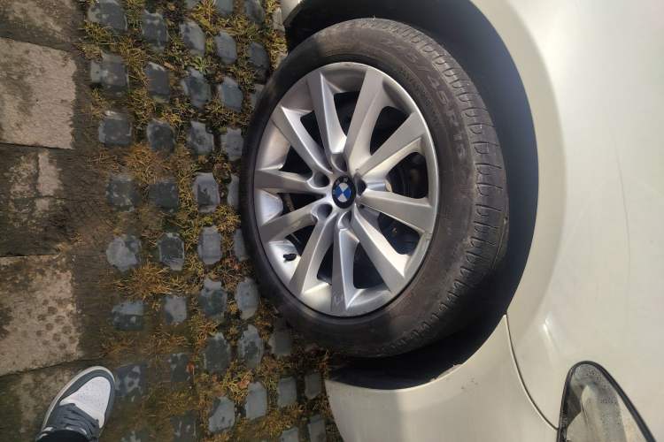 Used BMW 5 Series 2014 528Li Leading Model
