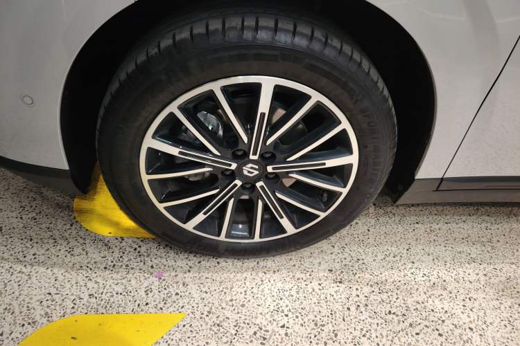 Used Leapmotor B10 2025 510 LiDAR Version Exterior 2