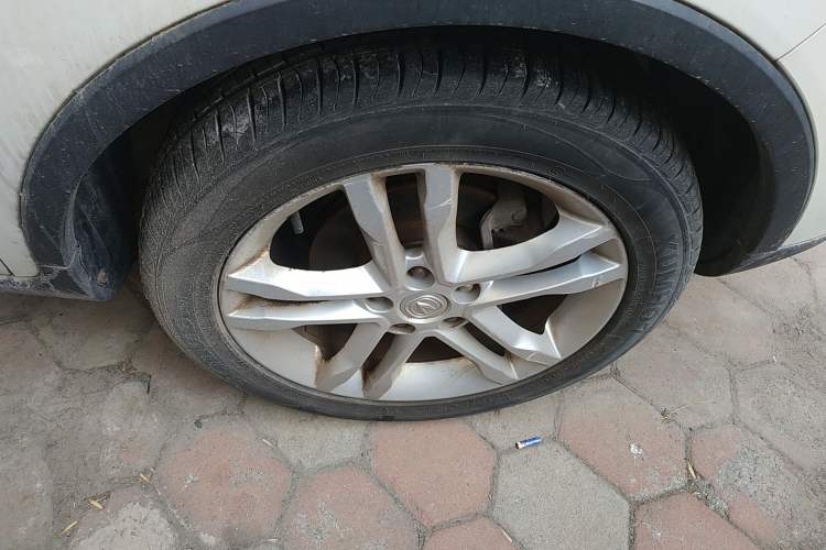 Used CHANGAN CS35 2014 1.6L Manual Luxury Model China IV Standard
