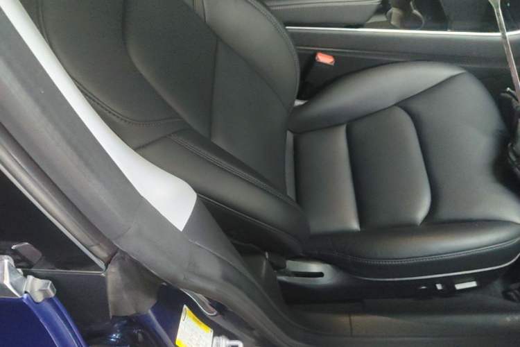 Used Tesla Model 3 2019 Long-Range Rear-Wheel-Drive Version
