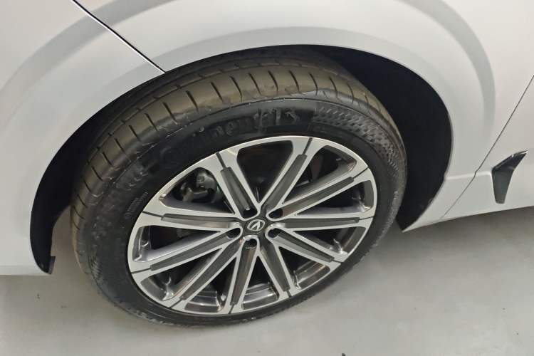 Used CHANGAN UNI-K 2023 2.0T Two-Wheel Drive Yue Ling Trim