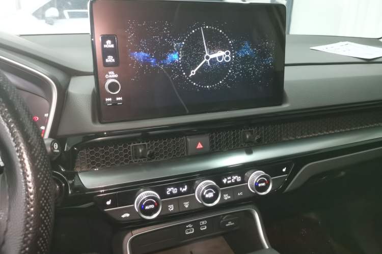 Used Honda CR-V 2023 240TURBO Two-Wheel Drive Deluxe Edition 7 Seats Audio And AC Panel