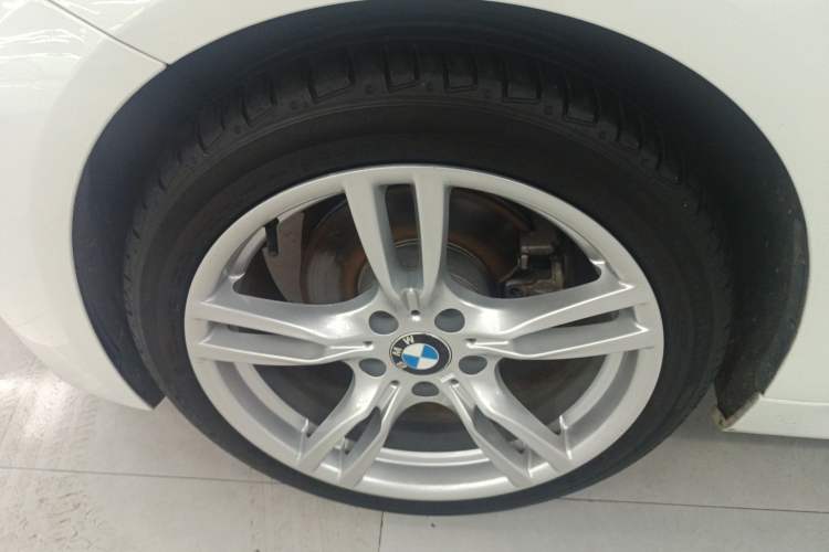 Used BMW 3 Series 2019 320Li M Sport Package Left Front Wheel Hub