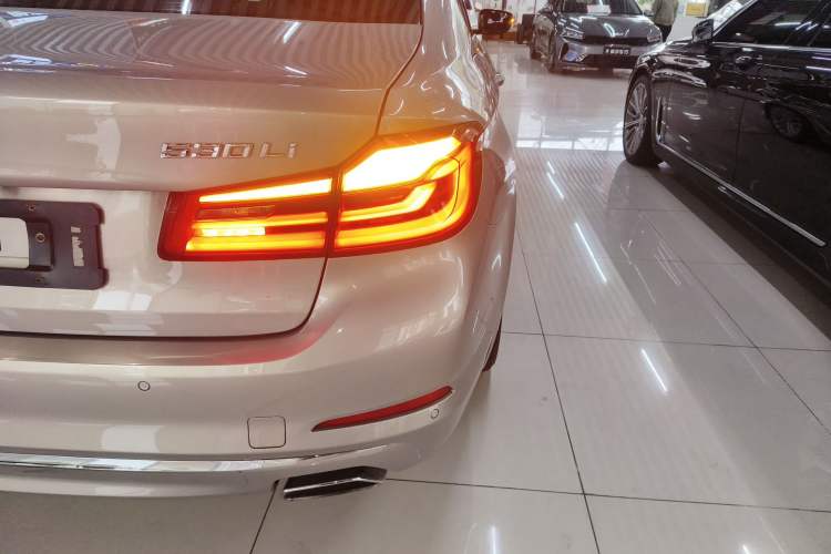 Used BMW 5 Series 2018 530Li Leading Edition Luxury Package
