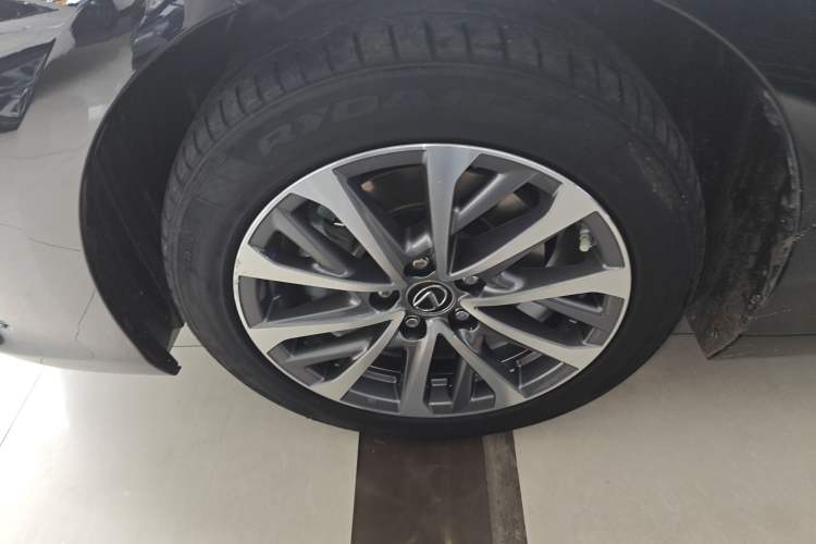 Used Lexus ES 2022 300h Excellence Edition