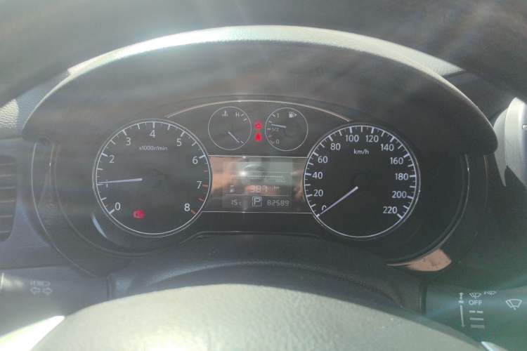 Used Nissan Tiida 2013 1.6L CVT Cool Cafe Edition
