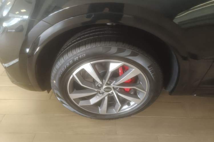 Used Audi Q5L 2025 quattro 45th Anniversary Edition 40 TFSI Luxury Dynamic Model