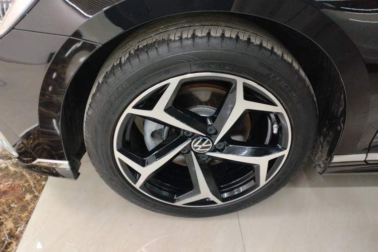 Used Volkswagen Magotan 2023 2 Million Units Commemorative Edition 330TSI DSG Luxury Version Exterior 1