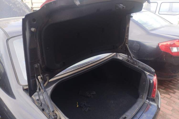 Used Hyundai MoInca 2009 1.8L Manual Comfort Edition GL Trunk