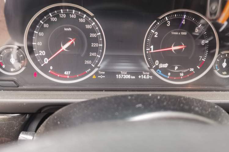 Used BMW 5 Series 2017 525Li Luxury Design Package Odometer Close Up