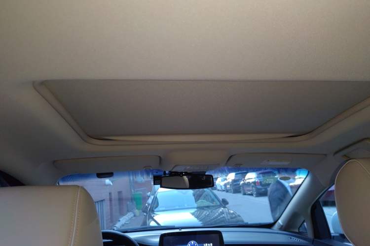 Used Buick GL8 2023 Facelifted Land Cruiser Executive Luxury Version
