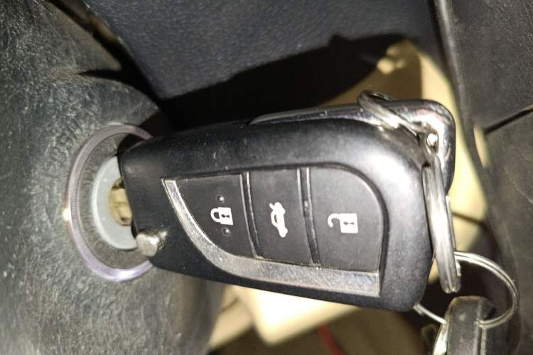 Used Toyota Camry 2016 2.0G 10th Anniversary Leading Edition