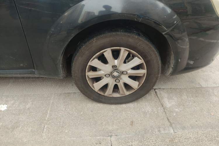 Used Buick Excelle 2013 1.5L Automatic Classic Model Right Front Wheel Hub