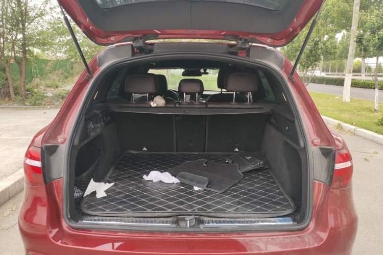 Used Mercedes-Benz GLC 2016 GLC 260 4MATIC Luxury Model