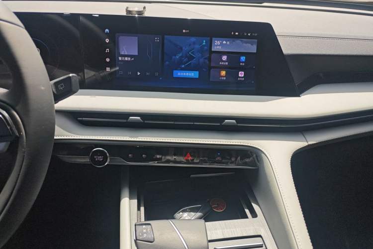 Used CHANGAN CS75 PLUS 2024 3rd Generation Champion Edition 1.5T Intelligent Drive Dynamic Model