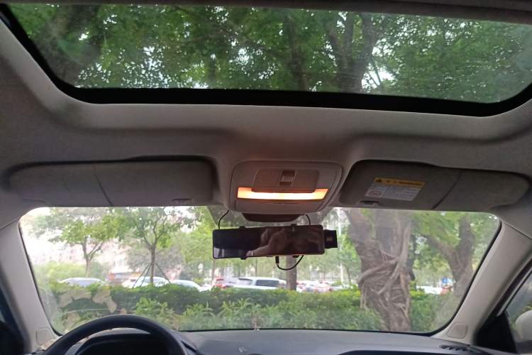 Used Roewe i5 2019 1.5L Automatic 4G Connected Langhao Edition Headliner