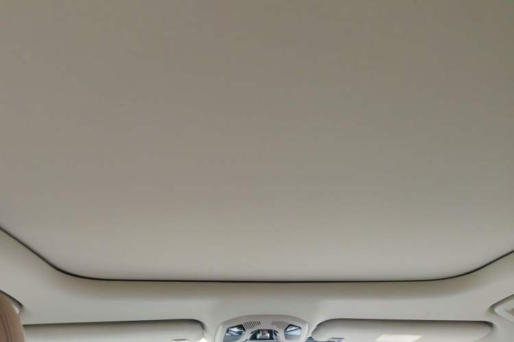 Used Lynk & Co 06 2021 1.5T Shero Pink Special Edition Headliner