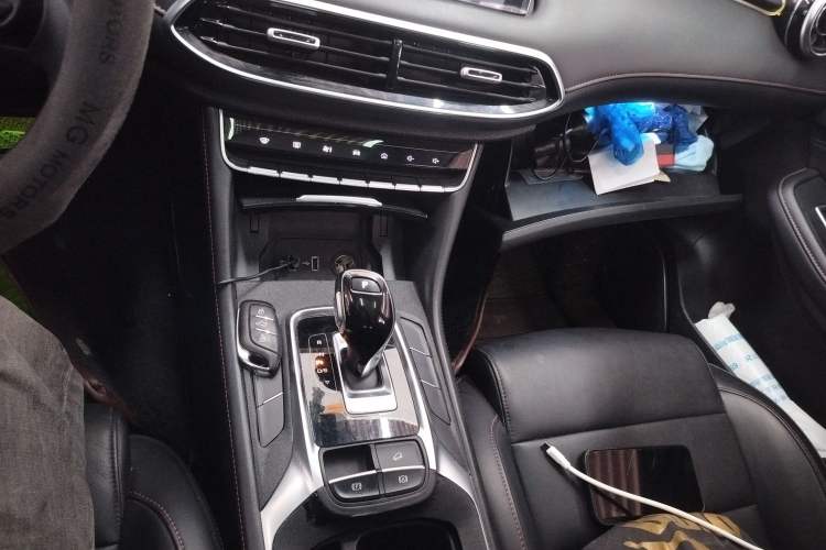 Used MG HS 2019 20T Automatic Two-Wheel Drive Luxury Edition China VI Standard Gear Lever