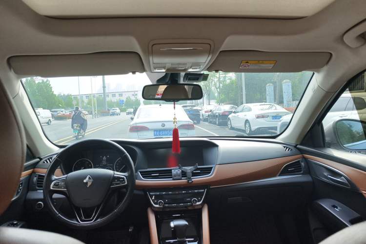 Used BORGWARD BX7 2016 28T Four-Wheel Drive Flagship Version 5 Seats Headliner