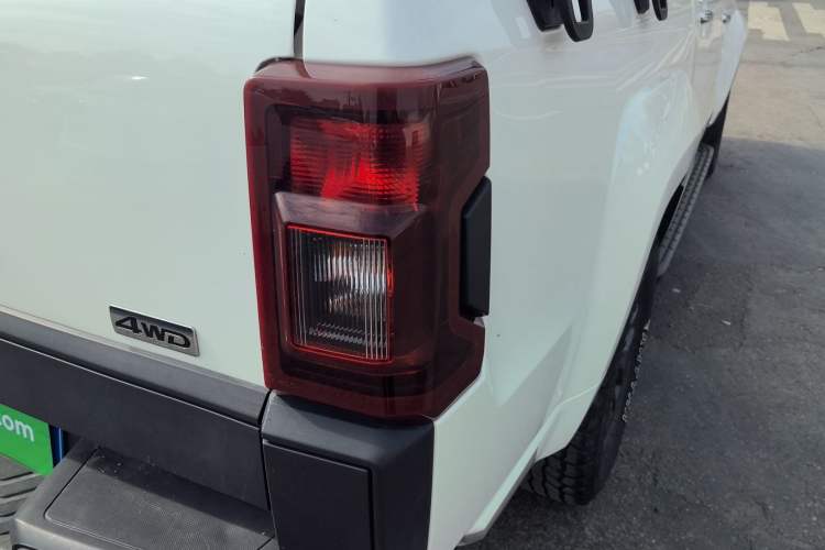 Used JMC Yuhu 7 2022 2.0T Automatic Diesel 4x4 Comfort Edition Standard Wheelbase
