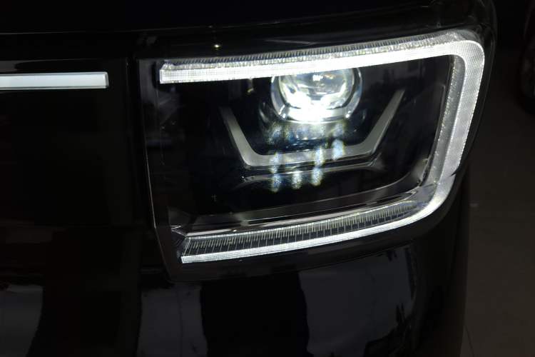 Used Wuling Hongguang MINIEV 2022 GAMEBOY 200km Gaming Edition with Lithium Iron Phosphate Left Front Headlight