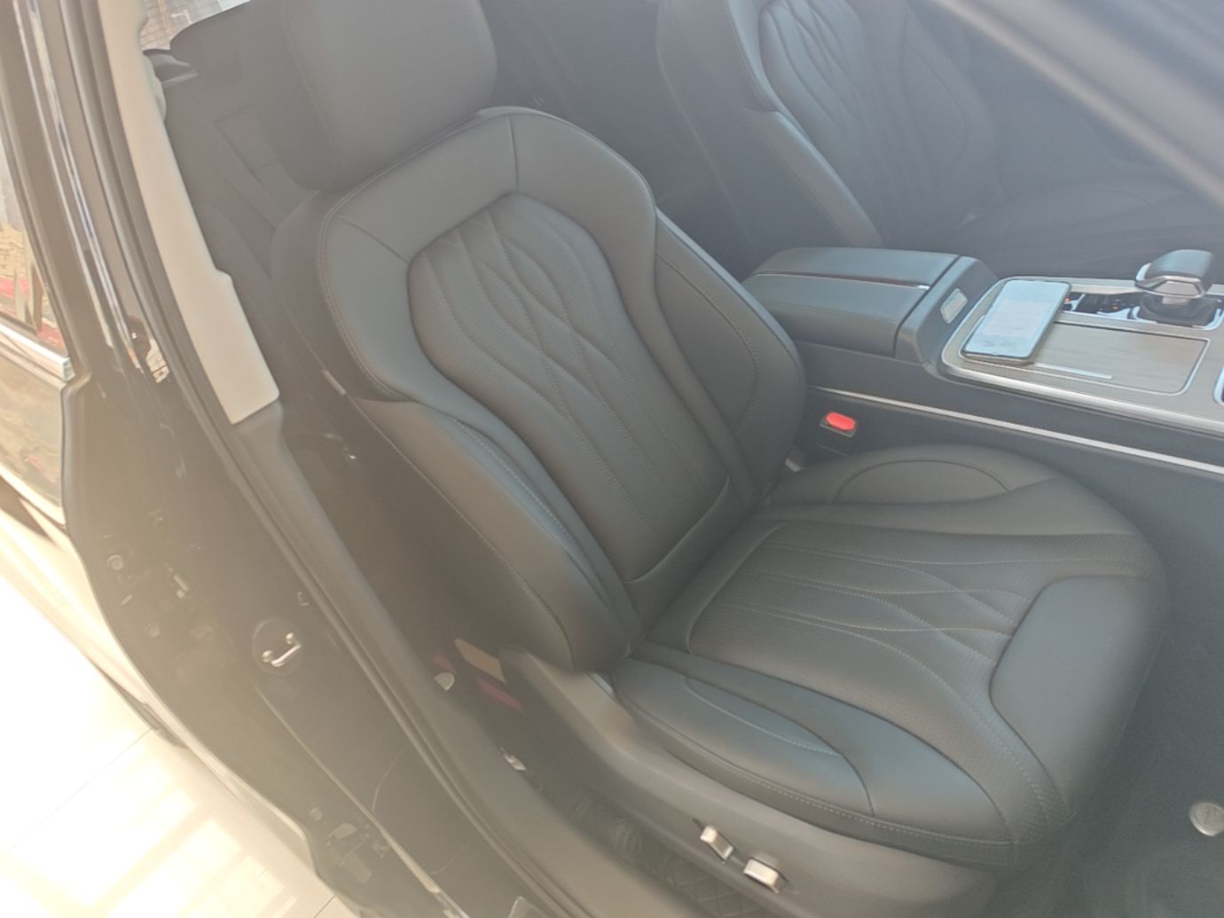 Hongqi HS5 2026 Model 2.0T Two-Wheel Drive Qi Yun Pro Edition — снимка 19